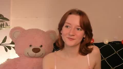 Snapshot of bunnyy_4u chatting on 06.17.26 Lilith online show from 06.17.26