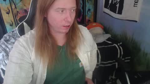 Snapshot of burningflute chatting on 12.17.24 burningflute online show from 12.17.24