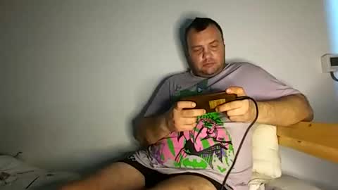 Snapshot of bury703709 chatting on 01.12.25 Creazy dad online show from 01.12.25