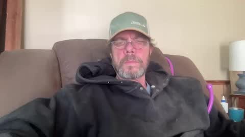 Snapshot of bushbeautician chatting on 01.19.25 bushbeautician online show from 01.19.25