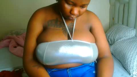 Snapshot of busty_mellons69 chatting on 03.31.26 busty_mellons69 online show from 03.31.26
