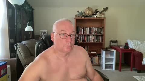 bustyballs100 online show from 09.26.25