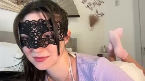 busy_bee69 online show from 04.14.26