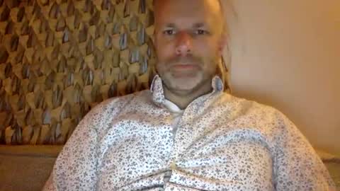 Snapshot of buurman1982isback chatting on 10.16.25 buurman1982isback online show from 10.16.25