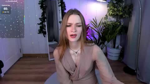 Snapshot of c_moonie_ chatting on 01.06.26 Polly online show from 01.06.26