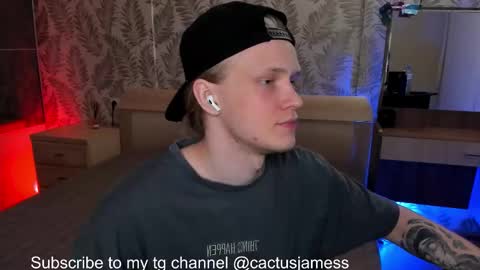 Snapshot of cactusjames_69 chatting on 10.10.25 James online show from 10.10.25