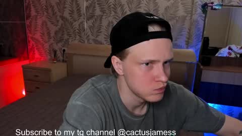 Snapshot of cactusjames_69 chatting on 10.11.25 James online show from 10.11.25