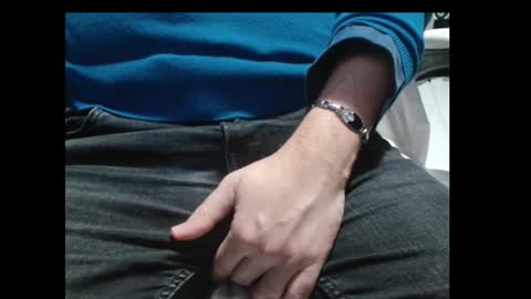 Snapshot of cafetabac chatting on 12.03.25 cafetabac online show from 12.03.25