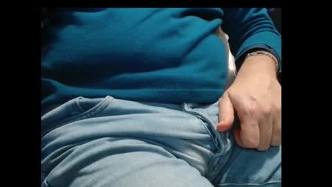 Snapshot of cafetabac chatting on 12.15.25 cafetabac online show from 12.15.25