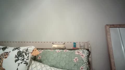 Caitie Citrine online show from 12.04.24