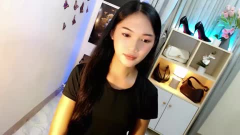 Snapshot of caitlin_x chatting on 10.25.25 caitlin online show from 10.25.25