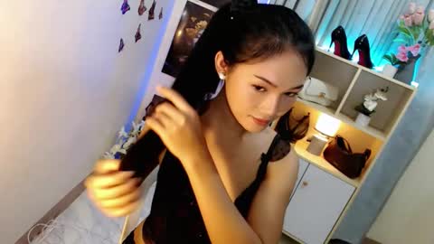 Snapshot of caitlin_x chatting on 11.14.25 caitlin online show from 11.14.25