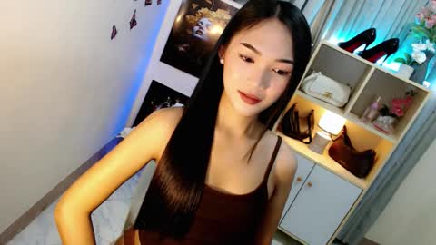 Snapshot of caitlin_x chatting on 02.03.26 caitlin online show from 02.03.26