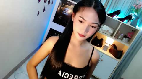 Snapshot of caitlin_x chatting on 02.17.26 caitlin online show from 02.17.26