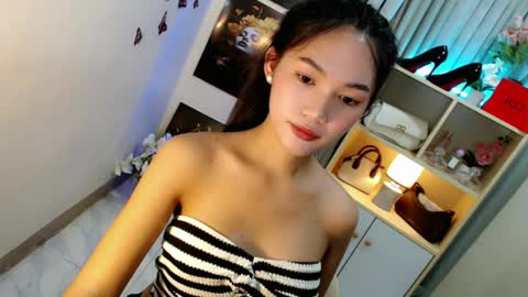 Snapshot of caitlin_x chatting on 04.18.26 caitlin online show from 04.18.26