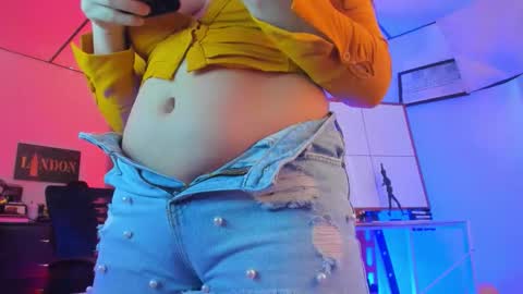 Snapshot of caitlingomez0 chatting on 10.27.25 caitlingomez0 online show from 10.27.25