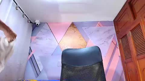 Caitlyn online show from 10.14.25
