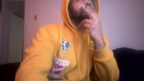 Snapshot of cakezoverfakez chatting on 11.28.25 longjohns online show from 11.28.25