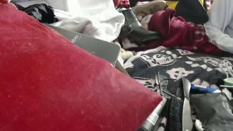 Snapshot of califclouds chatting on 12.01.25 califclouds online show from 12.01.25