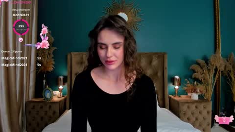 Snapshot of calimoon_ chatting on 10.25.25 Cali online show from 10.25.25