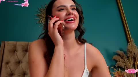 Snapshot of calimoon_ chatting on 10.30.25 Cali online show from 10.30.25