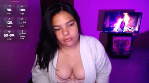 Snapshot of caliope_goddess1 chatting on 12.17.25 caliope_goddess1 online show from 12.17.25
