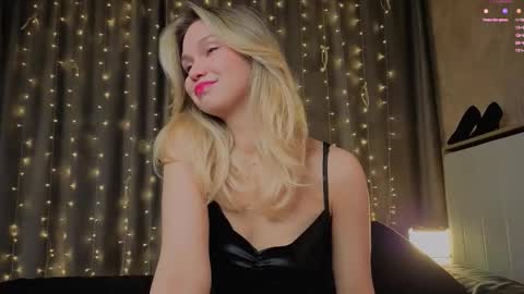 Snapshot of call__me_mommy_ chatting on 01.16.26 Nancy Please thumbs up me online show from 01.16.26