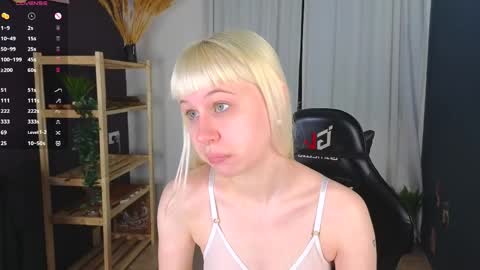 Snapshot of call_me_heaven chatting on 04.19.26 Good girl Ann online show from 04.19.26