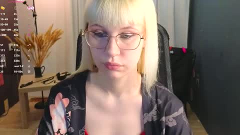 Snapshot of call_me_heaven chatting on 05.17.26 Good girl Ann online show from 05.17.26