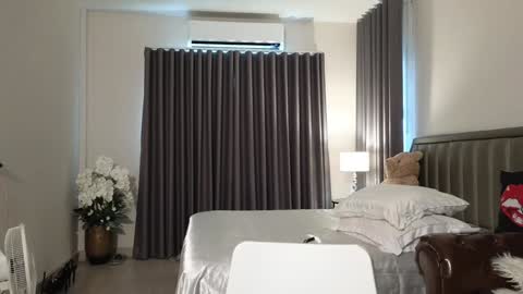 Call Me Linda online show from 02.09.25