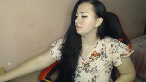 Snapshot of call_me_shaya chatting on 12.12.24 Shaya online show from 12.12.24