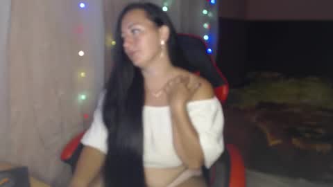 Snapshot of call_me_shaya chatting on 09.16.25 Shaya online show from 09.16.25