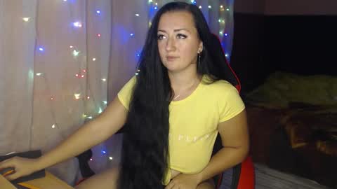 Snapshot of call_me_shaya chatting on 10.13.25 Shaya online show from 10.13.25