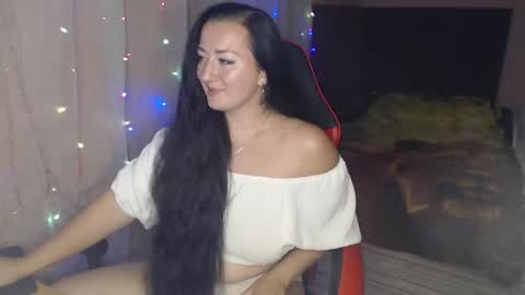 Snapshot of call_me_shaya chatting on 10.24.25 Shaya online show from 10.24.25