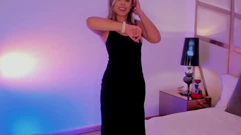 Anna Banana online show from 02.25.25