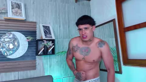 Snapshot of calvin913 chatting on 11.15.25 calvin913 online show from 11.15.25