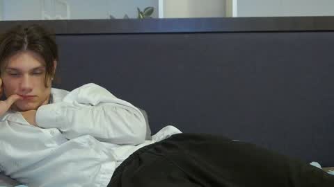 Snapshot of calvin_cay chatting on 01.06.25 Calvin online show from 01.06.25