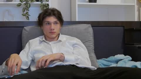 Snapshot of calvin_cay chatting on 01.11.25 Calvin online show from 01.11.25