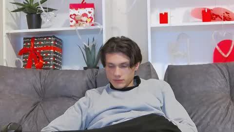 Snapshot of calvin_cay chatting on 02.13.25 Calvin online show from 02.13.25