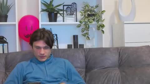 Snapshot of calvin_cay chatting on 02.22.25 Calvin online show from 02.22.25