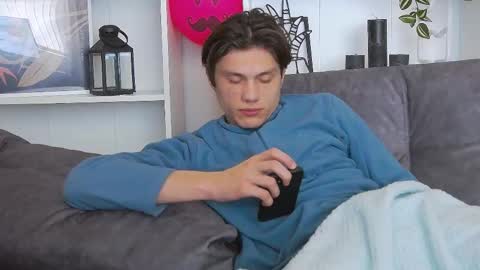 Snapshot of calvin_cay chatting on 02.24.25 Calvin online show from 02.24.25