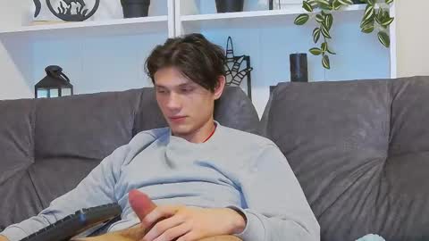 Snapshot of calvin_cay chatting on 03.05.25 Calvin online show from 03.05.25