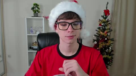 Hey I am Calvin  online show from 12.24.24