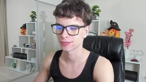 Hey I am Calvin  online show from 01.26.25