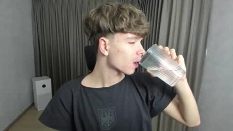 Hey I am Calvin  online show from 11.29.25