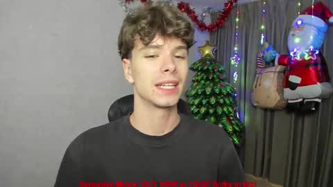 Snapshot of calvin_loves_you chatting on 12.21.25 Hey I am Calvin online show from 12.21.25