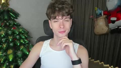 Snapshot of calvin_loves_you chatting on 01.05.26 Hey I am Calvin online show from 01.05.26