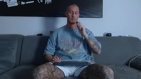 Calvin  online show from 01.03.25