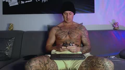 Calvin  online show from 01.11.25