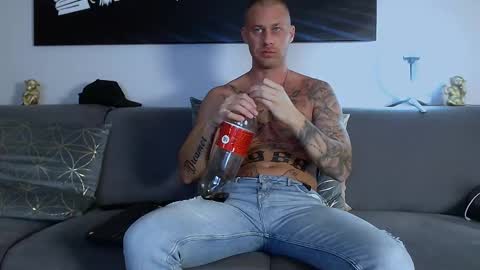 Calvin  online show from 01.20.25